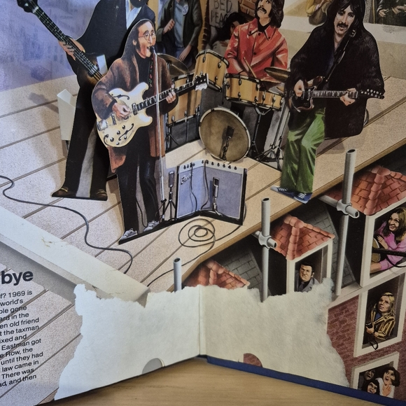 The Beatles Lyrics Hardcover Book & Bonus Beatles Pop up Book - Picture 15 of 16